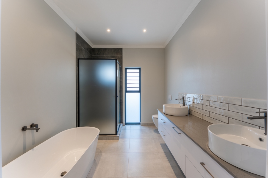 3 Bedroom Property for Sale in Wavecrest Eastern Cape